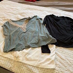 Medium bundle 3 pieces 2 tops 1 bottom